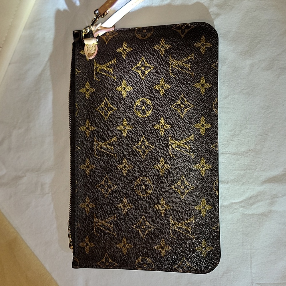 Authentic Louis Vuitton Neverfull GM Monogram Wrislet/Clutch